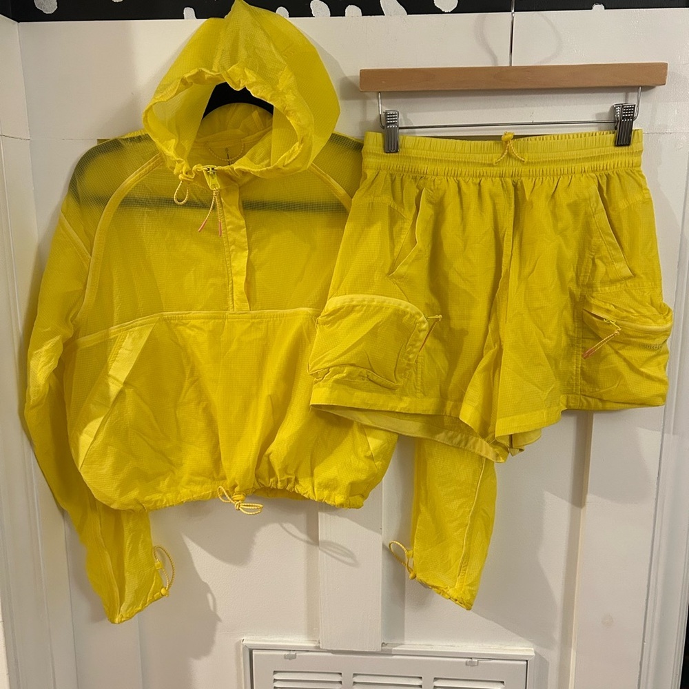 Outdoor voices yellow nylon short and windbreaker set - Picture 2 of 7